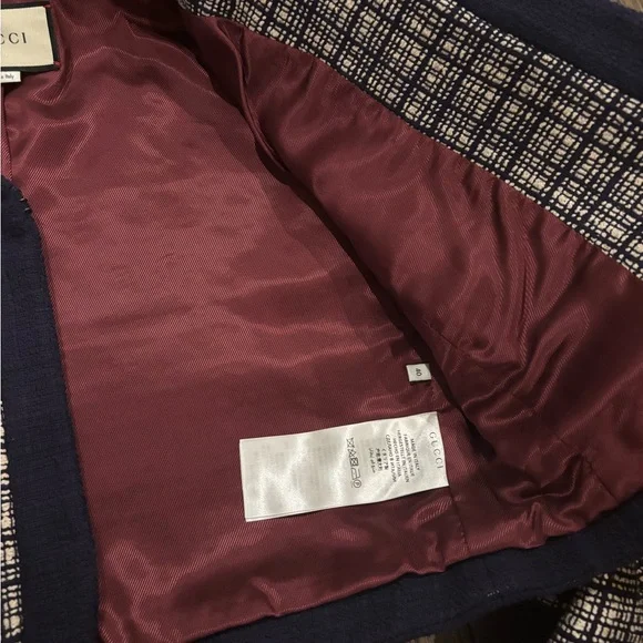 Gucci Navy and White Tweed Cropped Jacket with Jeweled Brooch - Picture 4 of 4